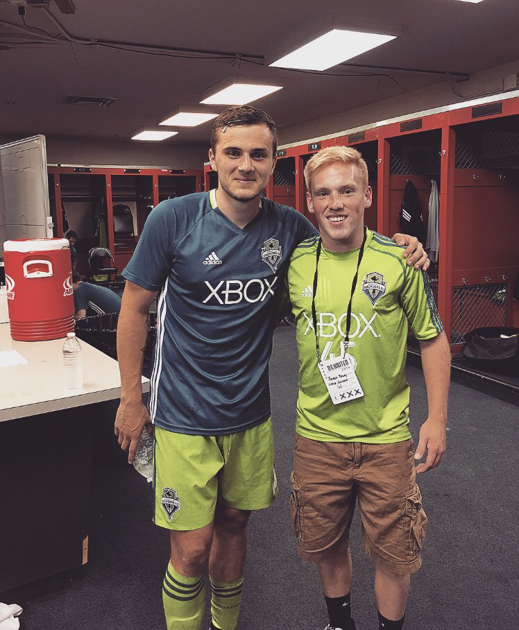 xbailey_17's tweet photo. Also, really can’t wait to see this legend back on the pitch. #Ballerrrrr @JmoSmooth13 💚💙⚽️ https://t.co/XS80N4HmDb