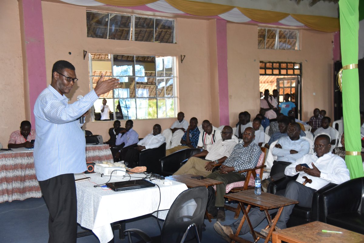 LotethiroPeter's tweet photo. Yesterday, the #TurkanaExtractivesWeek came to a close after three days of positive deliberations between government, leaders, the local community, partners and investors on matters mining and petroleum development @GovernorNanok @MadiniKenya @Tullowoil @eelokaale @HonLomenen https://t.co/Vc6LI1iPR4