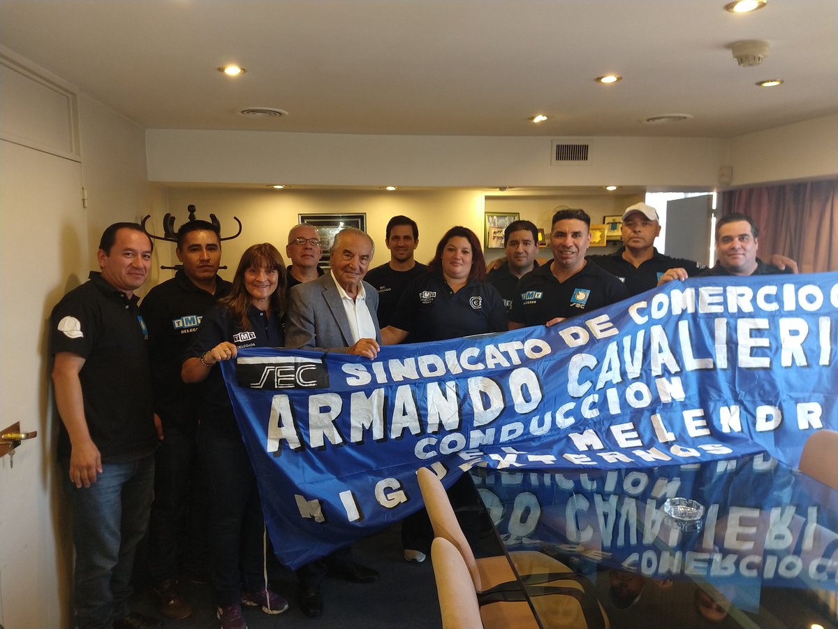 MigueMelendre69's tweet photo. @UnionReposExter @Emiliano_g80  @CarlosPerezSEC @ListaAzulSEC @TonyArmua @oleorodriguezxx @DANYRUIZ64 @Sergio_OrtizOk @MGonzalezSEC @m_migliore @Cavalieri_SEC  hoy con el compañero ARMANDO CAVALIERI FESTEJANDO EL TRIUNFO Y DEMOSTRANDO LEALTAD #SoyAzul https://t.co/ZbPf5dFezJ
