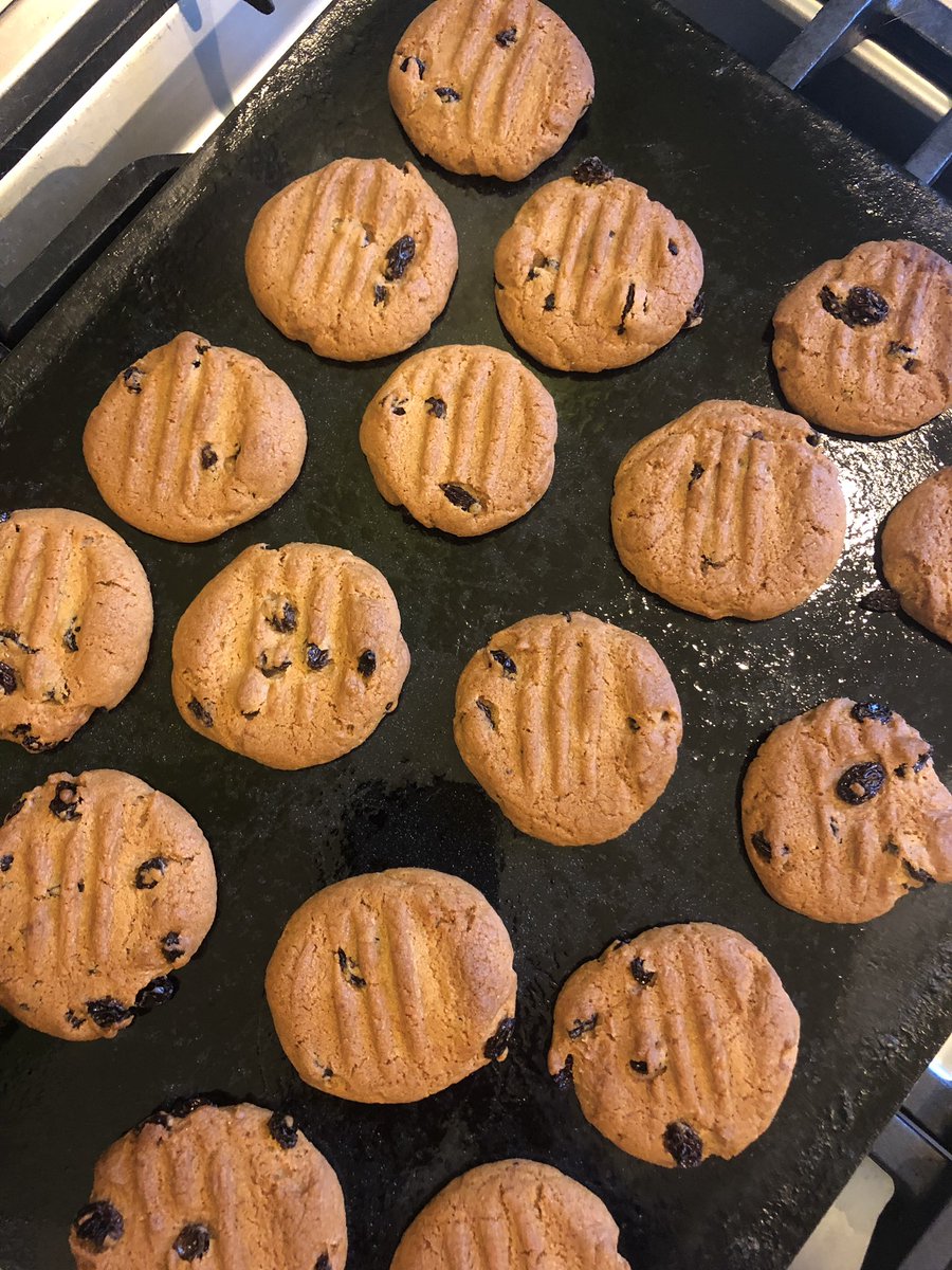 dianagracenz's tweet photo. Because this is how we roll...
@Welly_ED #educampwelly home baking out of the oven ready for tomorrow morning!
#GrandmaAction #nomnom #RewaRewaSchool https://t.co/7AXVx5o7bu