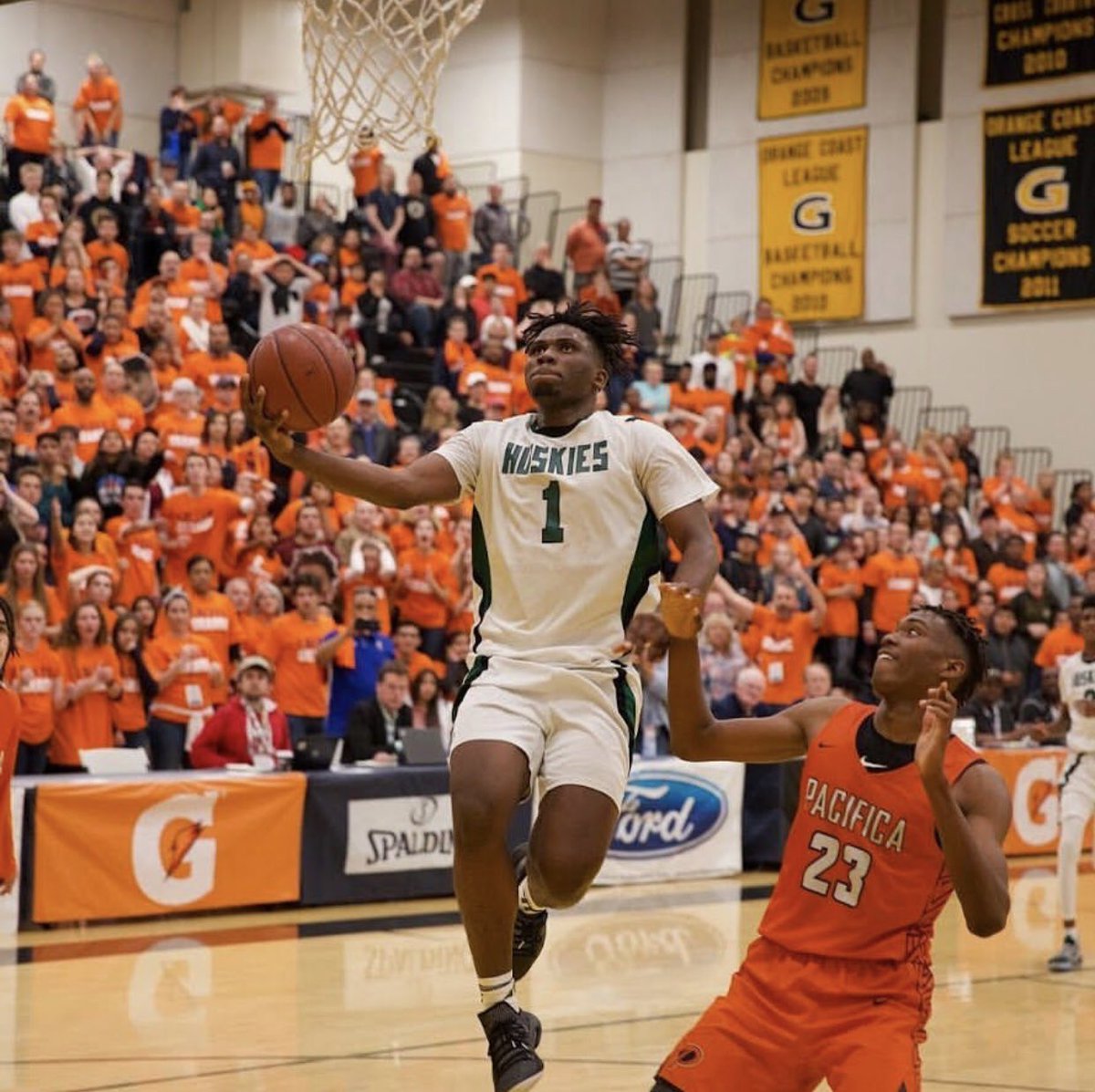 GOOD WIN TONIGHT FELLAS... Fairmont Prep Academy is going to the Regional Semi-Finals ... Fairmont Prep vs La Jolla Country Day on Saturday Tip-off at 6:00pm @FPA_Athletics <a href="/SteveFryer/">Steve Fryer</a> <a href="/FairmontPrep/">Fairmont Prep</a> <a href="/BeachCityHoops/">Beach City Hoops 🌴🏀☀️</a> <a href="/ocvarsity/">ocvarsity</a> <a href="/OCSportsZone/">OC Sports Zone</a> <a href="/SoCalVarsity/">SoCal Varsity</a>