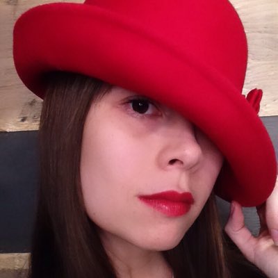 AndreaLynnLewis's tweet photo. It was either this or smear period blood all over my face...#periodgate https://t.co/7gWpAcUoND