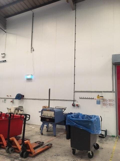 Grangepacking's tweet photo. 63 large panels of white walling available in very good condition, measuring 9m high, 1.15m wide &amp; 18cm depth.
Also 122 smaller panels at 4m high, 1.15m wide &amp; 11cm in depth, these panels created 2 smaller clean rooms so are accompanied by matching roofing panels
DM if interested https://t.co/KwETfJ0jw6