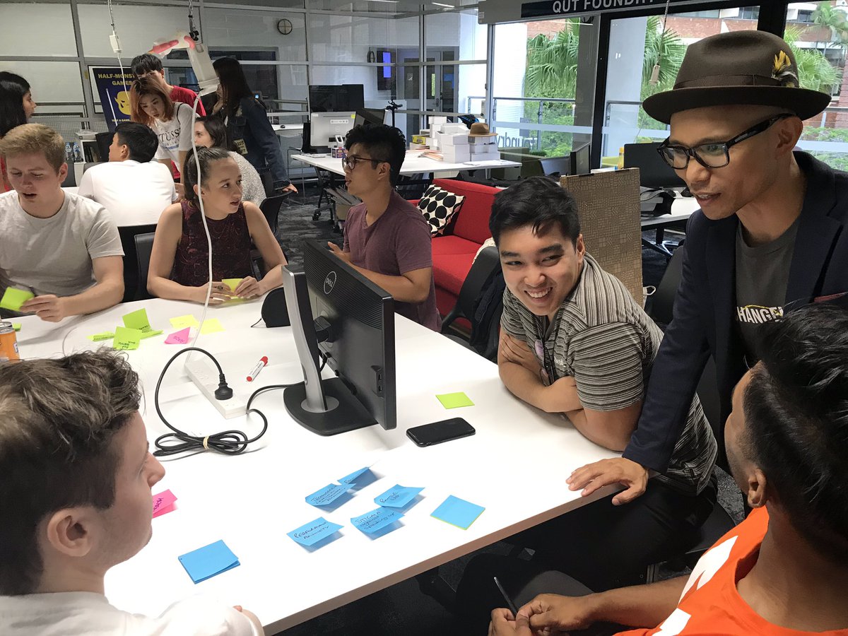 QUTEship's tweet photo. Tonight #QUTchangemakers get start exploring some of the world’s biggest challenges, &amp; the root issues, to co-create a better 🌎🙌@EnactusQUT https://t.co/YybW5pIulk