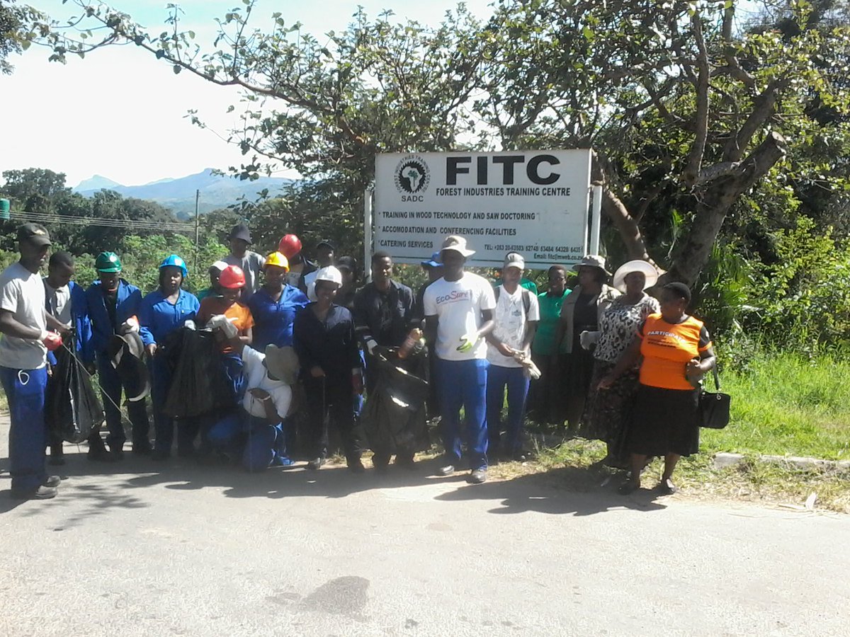 ZCFofficial's tweet photo. @fitczcf 1.2.19 Clean up Campaign. Keeping the Colleges Clean. https://t.co/JYjMMPtqZu