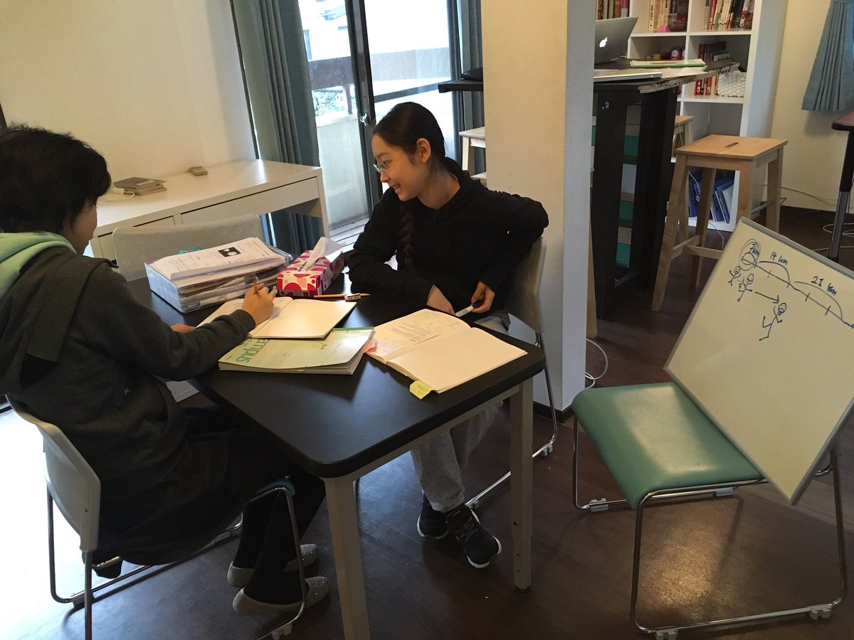 MSTokyoEucalyp's tweet photo. Snapshots of students teaching each other this week. #MSTmiddleschool #MSTcompassion https://t.co/utGNQRSZ8C