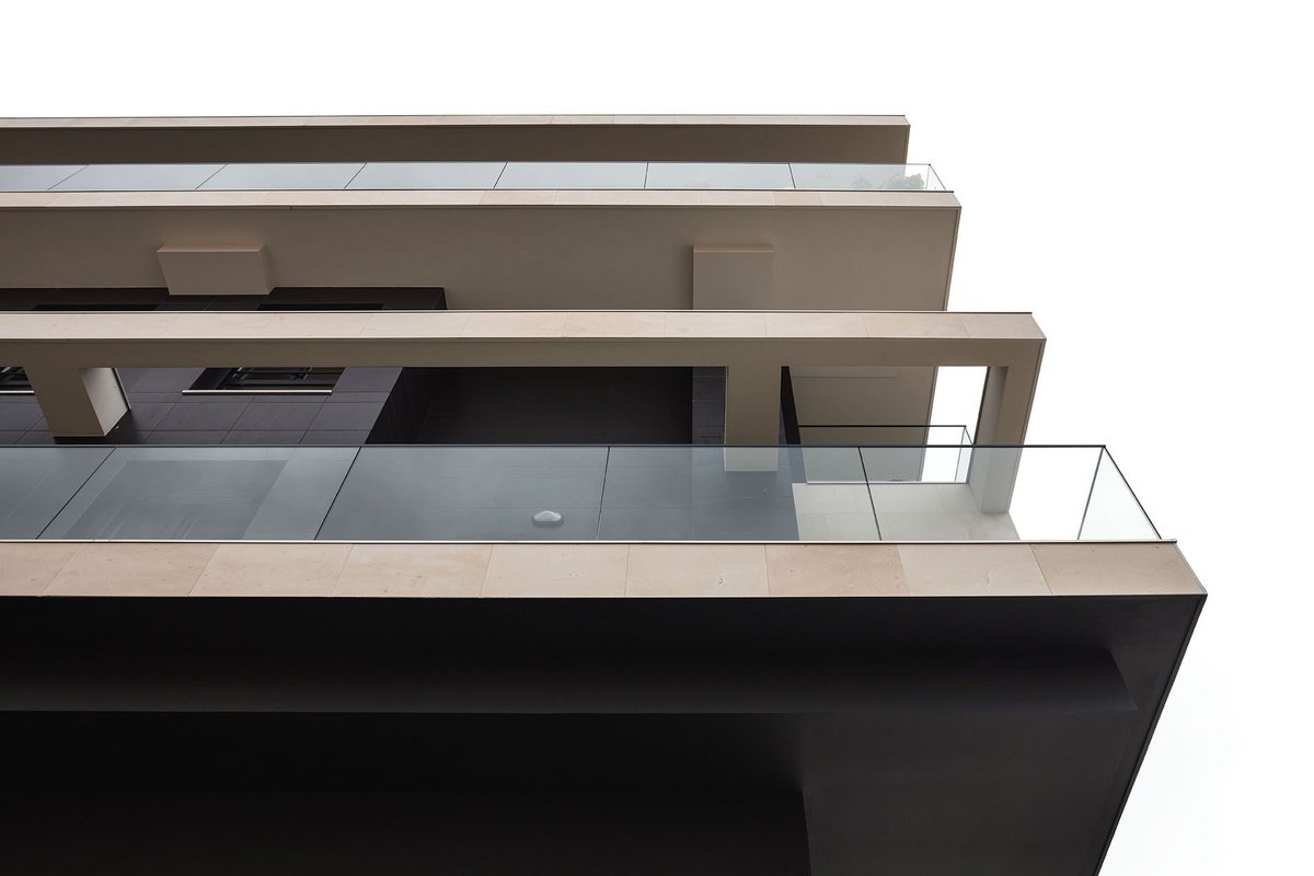 Ceramica_Saloni's tweet photo. ~ PROJECTS con Saloni~ 
ENG. Elegant and modern façade in Asturias. Collections: Ontoria + Purest. 
ESP. Fachada elegante y moderna en Asturias Colecciones: Ontoria + Purest.
Project: CSB #ProjectsWithSaloni 
+ https://t.co/x7Cjv0fm0Q + https://t.co/MYQkWlx5t1