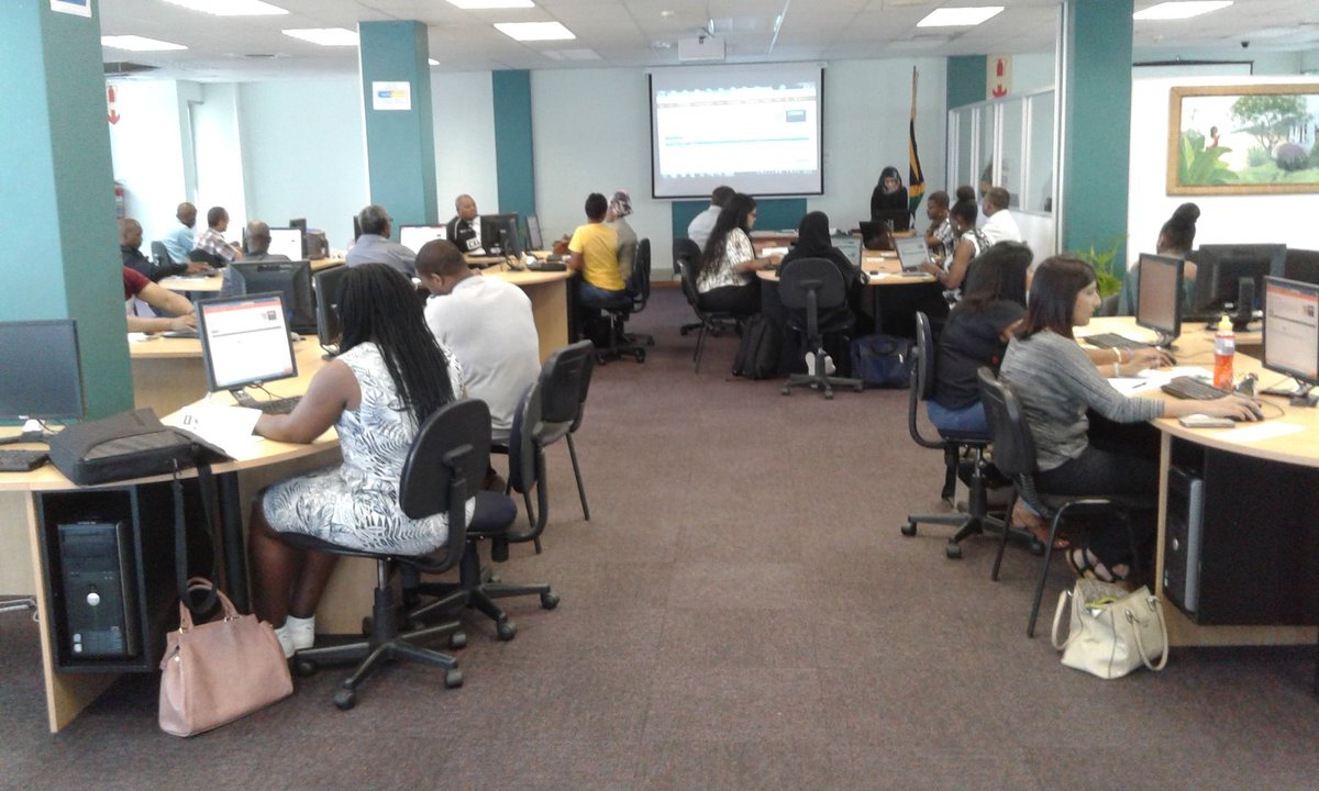 dutlibresearch's tweet photo. At #DUTlibrary the workshop on Finding Information for your Research is happening this morning! https://t.co/gKrIAR5H2Y