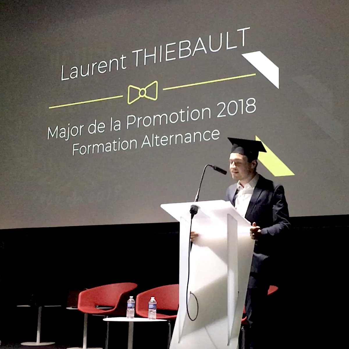 Diplômé #MIAGE ! 🎓
"En tant que jeunes diplômé·e·s nous avons une responsabilité envers nos proches mais aussi envers nous-même.
Soyons généreux et honnête. Tâchons faire preuve de confiance, d’humilité et continuons de garder cet esprit fraternel pour nos expériences à venir."