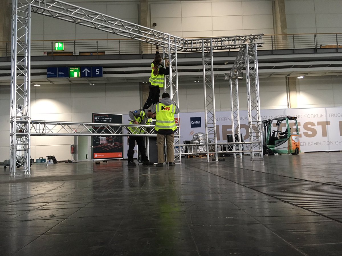 IFOY_AWARD's tweet image. #IFOY Test Days: This rack looks like the rack for a rock‘n roll show. But actually this is an installation for @CARGOMETER Check out ifoy.org for all nominees #ifoyrocks #logistics
