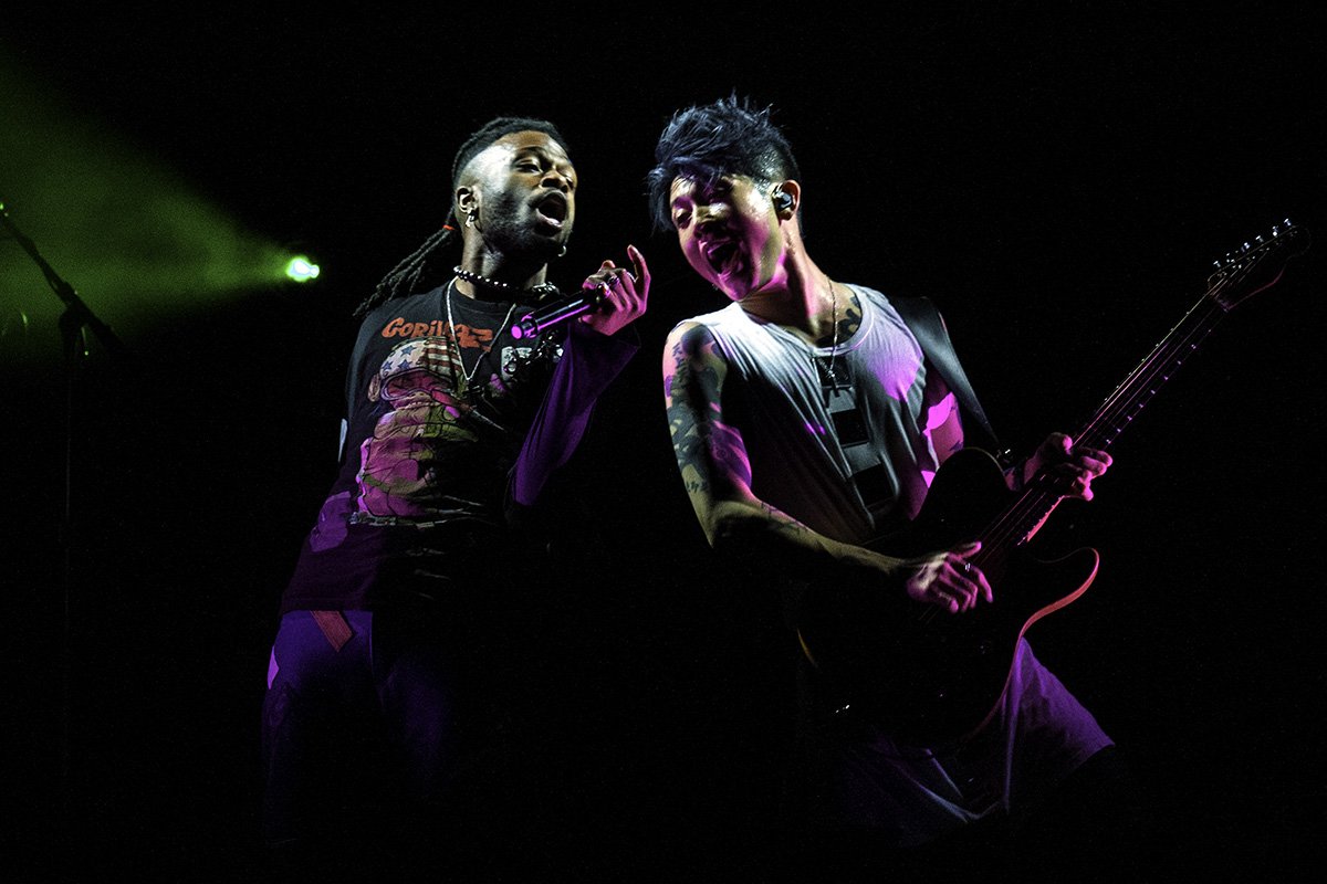 JRock_247's tweet photo. #MIYAVI and #DUCKWRTH perform "U.G.L.Y." from #SamuraiSessionsVol3 album release party at @elreytheatre!
@MIYAVI_OFFICIAL @MIYAVI_STAFF #SamuraiGuitarist @DUCKWRTH
https://t.co/ujM0c0Y4t0 https://t.co/bL4ff1wEhJ