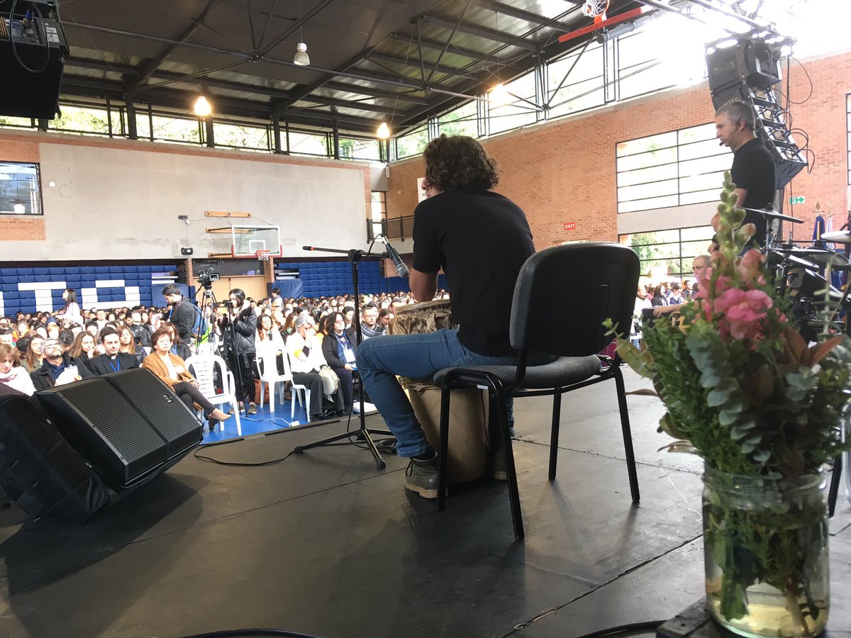 UCB_Colombia's tweet image. El pulso... un concepto personal de liderazgo en nuestros maestros. #UCBEnAccion #ColegiosUCB #UCB
#XVIForoProfesoresUCB
#TenemosQueConversar