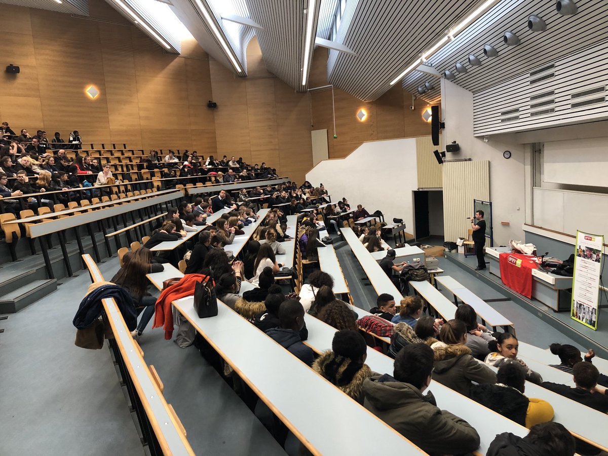 Qui a dit qu’au collège, on n’a rien à dire ?
Les questions fusent dans l’amphi !
Bravo à tous les collégiens pour votre participation !
#DemoCampus
<a href="/EMNormandie/">EM Normandie Business School</a> <a href="/AfevNormandie/">Afev Normandie</a> <a href="/edresup/">Edresup_LH</a> <a href="/EM_Cordees/">Cordées EMNormandie</a>