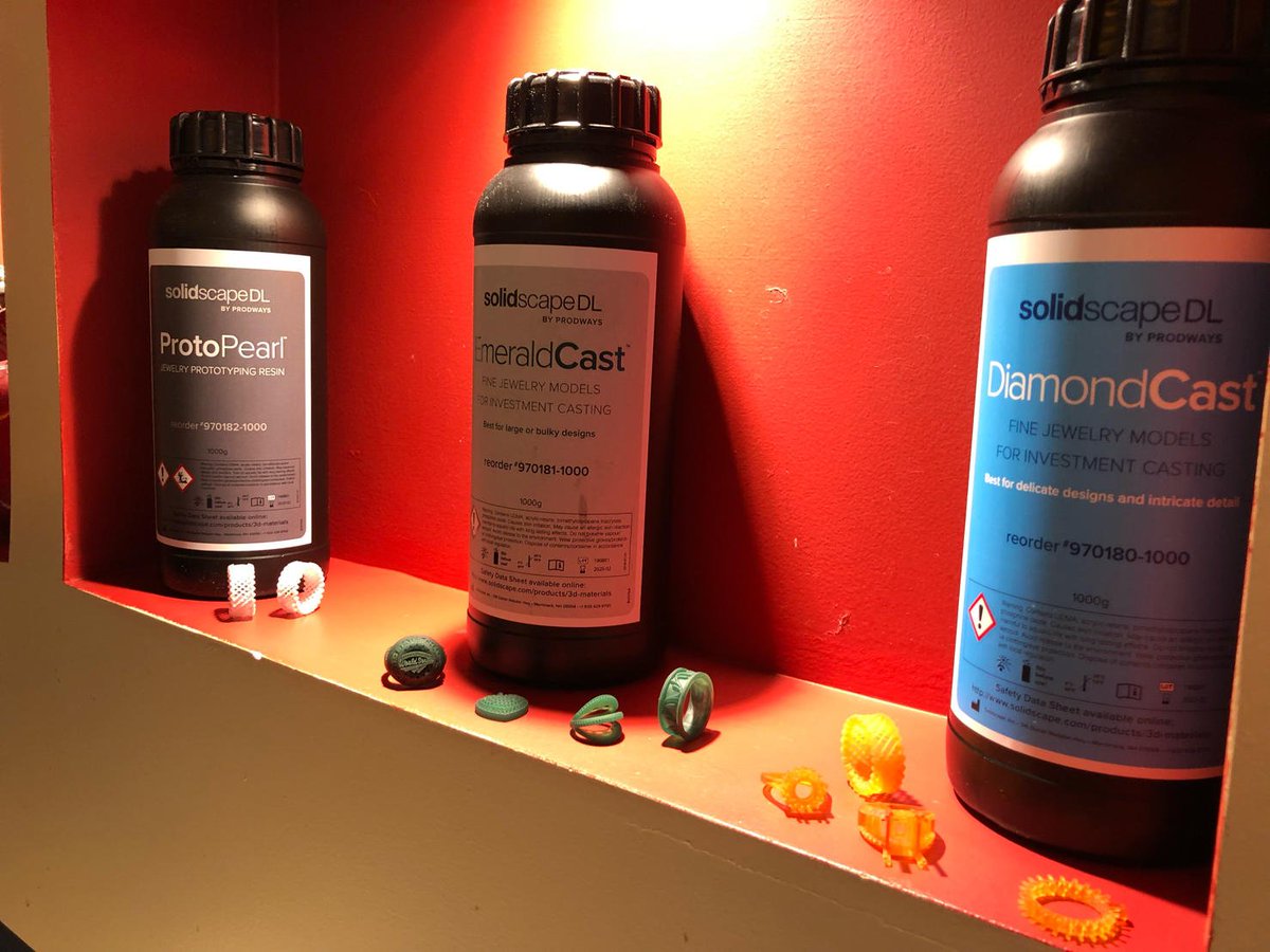 MultistationSAS's tweet photo. Venez découvrir en exclusivité les pièces de la #SolidscapeDL aux Diamantaires, rue Lafayette #Paris 9 !
#Solutionix #Solidscape #joaillerie #directcasting #joaillerienumerique #impression3D #Multistation #3Dprinting https://t.co/DnZUOC3hH7