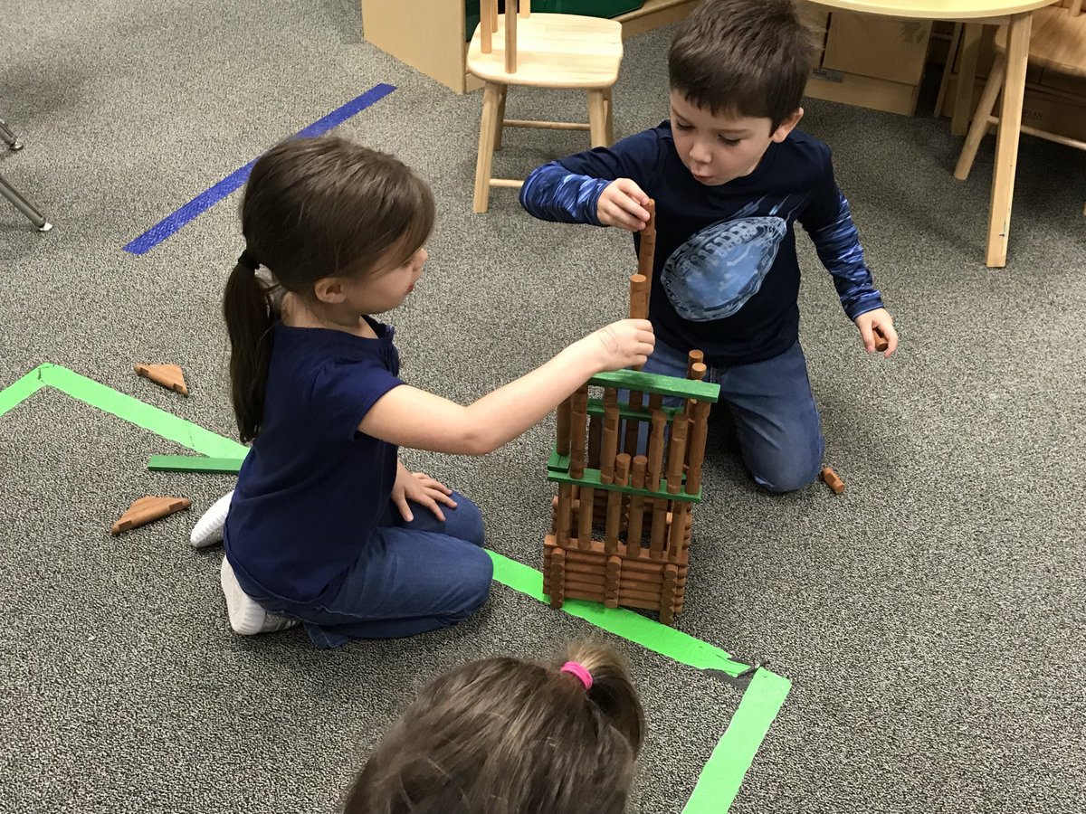 Learning to work together through play! ⁦@suzannebarker23⁩ ⁦<a href="/HumbleISD_PREK/">HumbleISD ECE</a>⁩