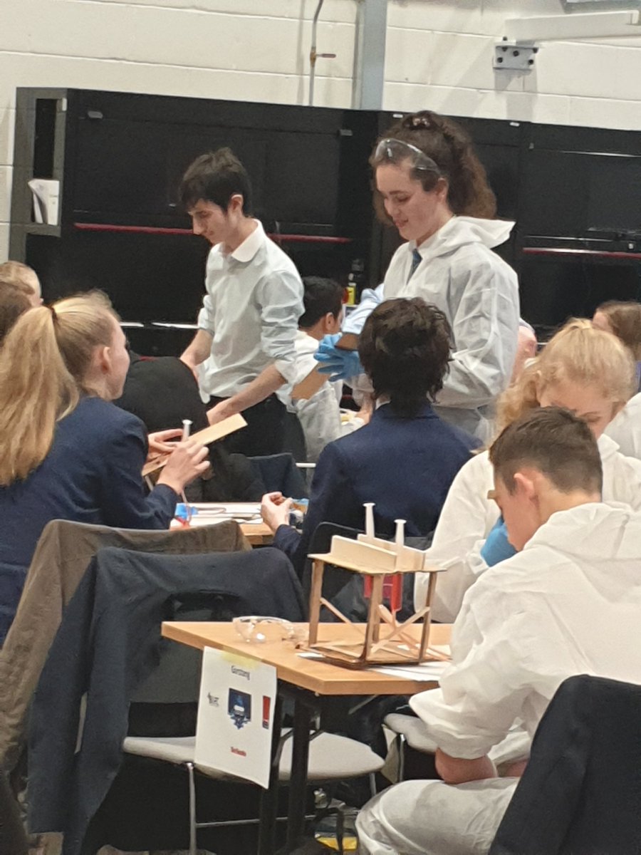 HodgsonSci's tweet photo. Hard at work #YoungEngineers #BFCEngineering #Cuadrilla https://t.co/yAxrCTMQhK