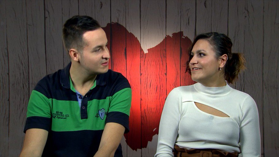 firstdates_tv's tweet photo. ¿Todavía no has visto #FirstDates843? 😃 https://t.co/Yksf5t2FSo https://t.co/9qWXnG3Rq0