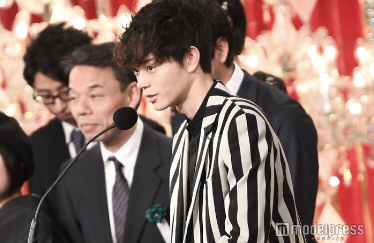 D0k4s5cUcAI0Ylz.jpg:large