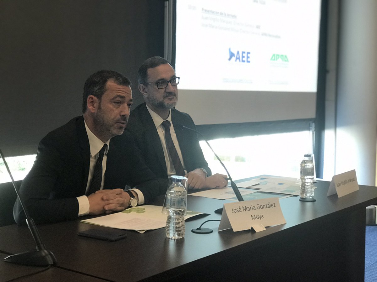 APPA_Renovables's tweet photo. Arranca la jornada de #Eolica en la sala #N116 de @FeriaGenera. Presentan la jornada @jmgmoya de @APPA_Renovables y @JuanVMarquez de @aeeolica. Acompáñanos!!! https://t.co/PwASokVZmZ