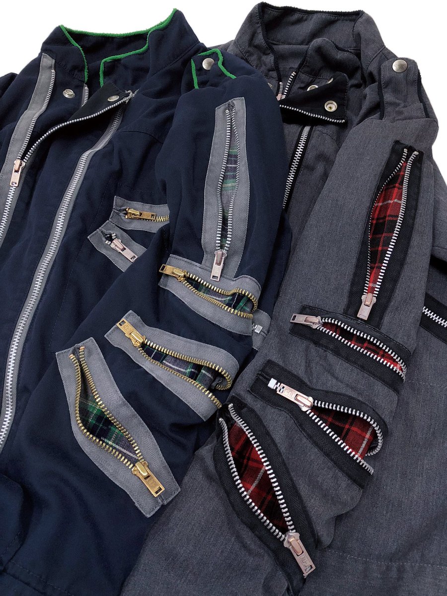 greed_store's tweet image. #creaturefromtheliving 
●「COMPLETE CONTROL」Zip Jacket‼︎
薄手の素材を使用したこれからの季節に軽く羽織れるジップジャケット‼︎ 
詳しくはコチラをご覧下さい‼︎
greedxxx.com/shout/1806/180…
Supermodel
SHIGA-CHAN（A.F.P.）
※グレーSはラスト1着です‼︎
#zipjacket #madeinjapan