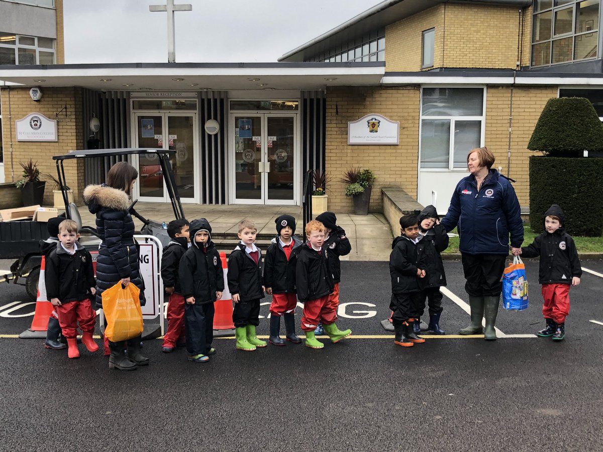 StColumbasLPrep's tweet photo. On our way to the Forest!! #Reception2018 #HeadandHeart #SCCCommunity https://t.co/i7FVDkgZQN