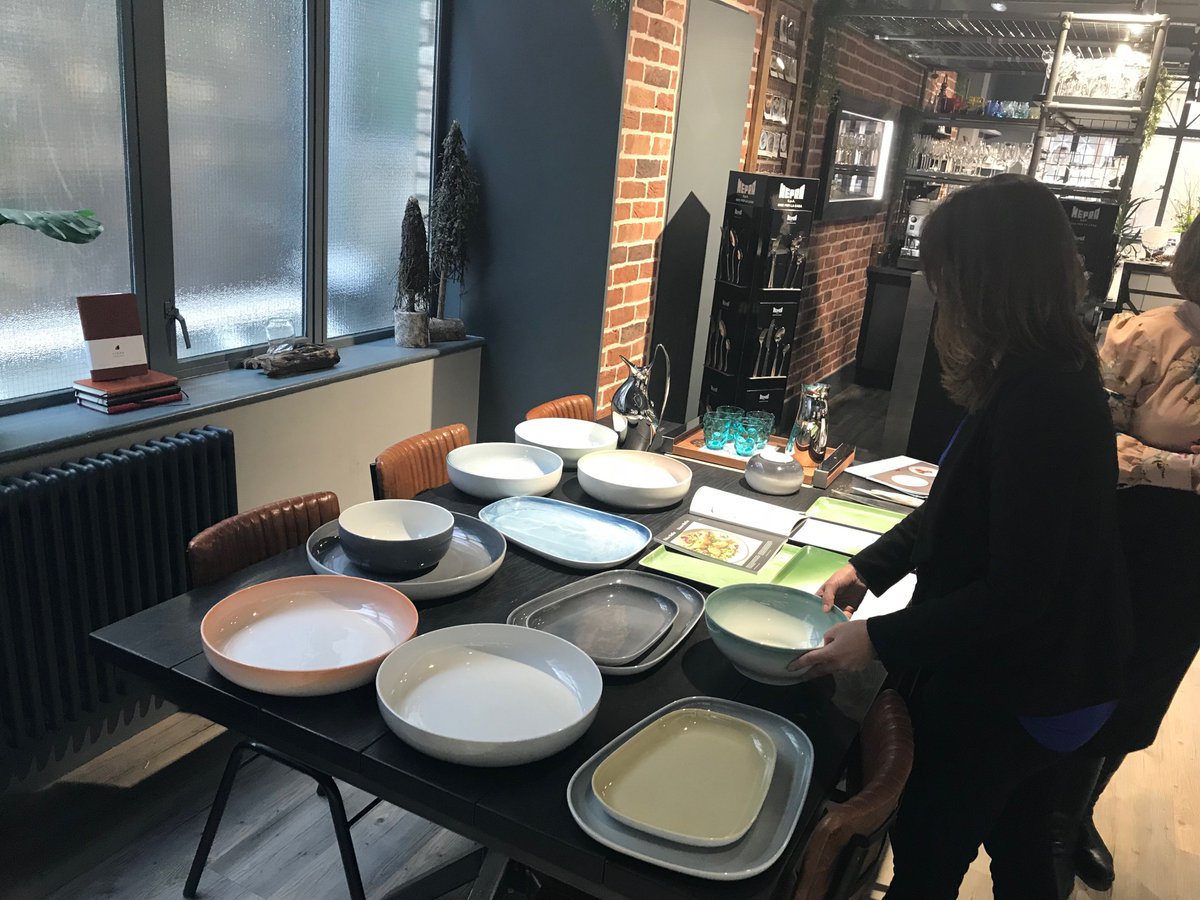 GoodfellowsLtd's tweet image. Hello March! 🌸

Where did February go? ? It was another busy month in our London showroom! Lots of exciting things are happening! 

Book a viewing this month! Call 0844 334 5232 today!

#sexyplates #tabletopmagic #london