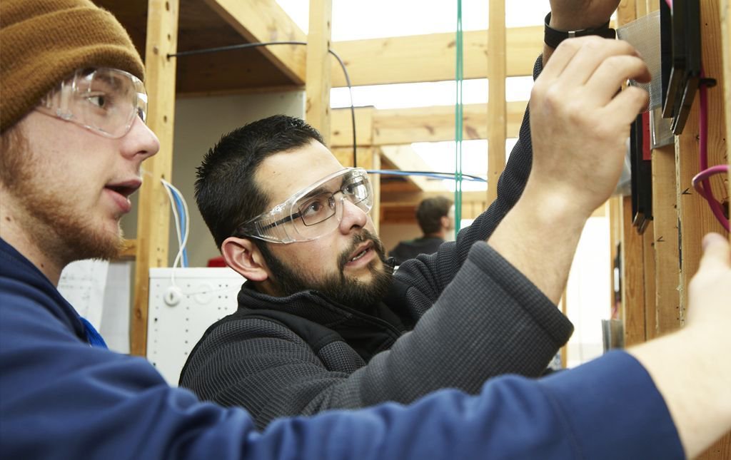 CEDIA_EMEA's tweet image. Places for our next Boot Camp are filling up fast. Kick start your career in #homeinstallation with this beginners course package | 11-15 March, CEDIA Training Centre, St Neots buff.ly/2NDoI81  #avtweeps #custominstall