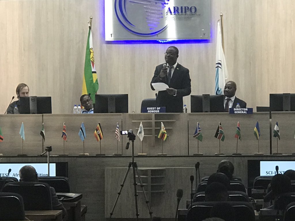 _ARIPO's tweet photo. “Industry is from the brain” says Prof. Dr A. Murwira as he makes his address at the 4th SCI-FEST #robotics #ipfordevelopment @YesNetworkOrga1 @mhtestd @Fernand31465473 https://t.co/V4ofq3kHqj