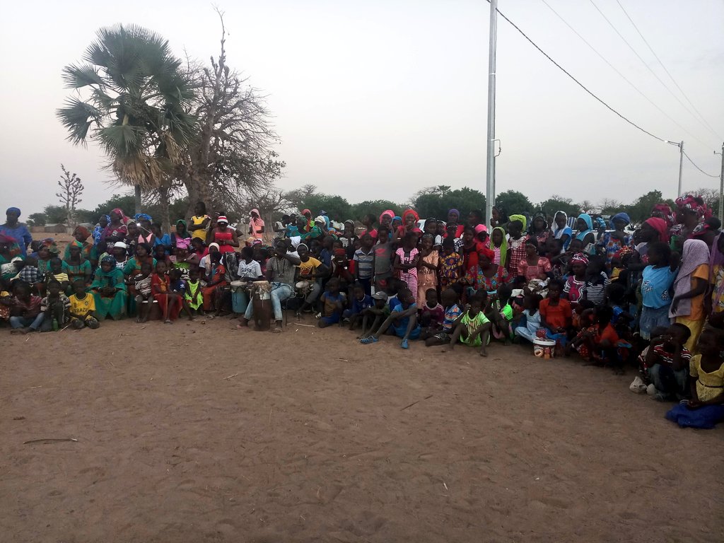 pudcsenegal's tweet photo. 3 villages, 3 réalisations, 3 impacts  à #Fatick grâce au  programme 
Le village de #Kalom électrifié raccordement d'une mosquée, d'une école primaire, d'une infrastructure sanitaire, une centrale biomasse, et fourniture d'un équipement post-récolte. 1/1 #kebetu https://t.co/PUOpREbX9r