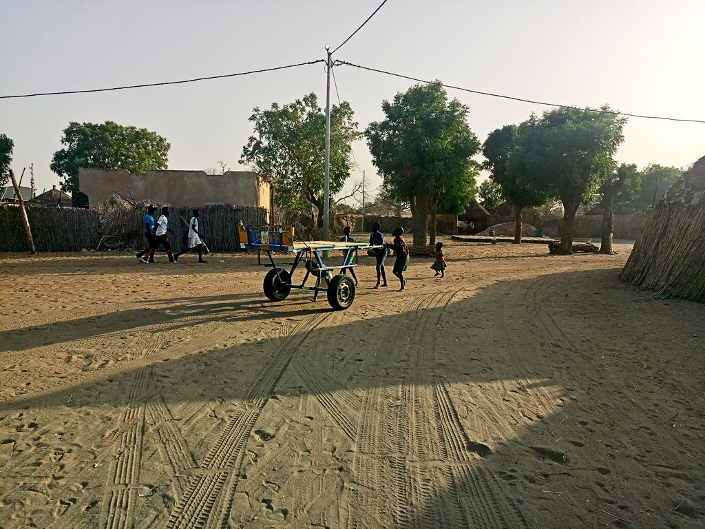 pudcsenegal's tweet photo. 3 villages, 3 réalisations, 3 impacts  à #Fatick grâce au  programme 
Le village de #Kalom électrifié raccordement d'une mosquée, d'une école primaire, d'une infrastructure sanitaire, une centrale biomasse, et fourniture d'un équipement post-récolte. 1/1 #kebetu https://t.co/PUOpREbX9r