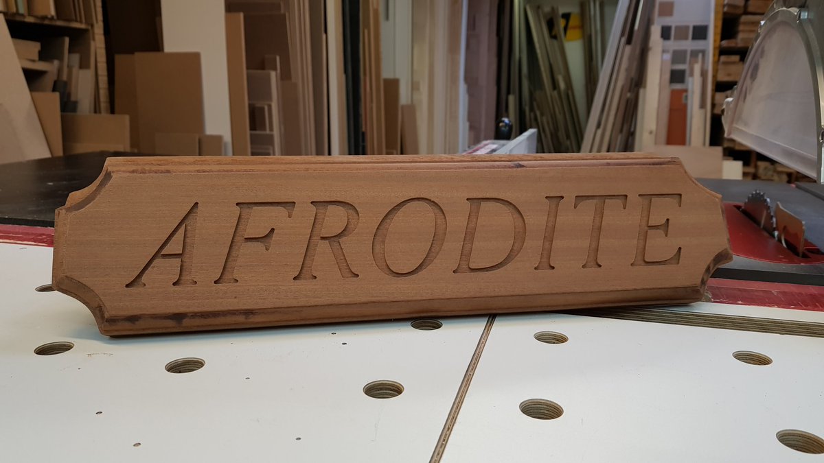 Weer een mooi stukje #cnc freeswerk gedaan hier in onze #houtwinkel in #denhaag. #wijhelpen