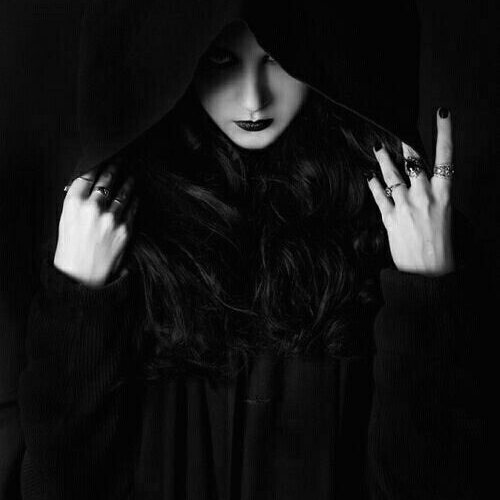 ShattuckKim's tweet photo. I am writer/creator of Fallen Angel&amp;CrazyBitchSlink/The SlinkFamily. I want to give a insight into JulianSlink's psychopath family and life! @dalmatianjaws I am no JamesRoland for he is true masterpiece of BloodDrive! Until we get more bloodDrive  I write short stories of love! https://t.co/V5qIc7vMBs