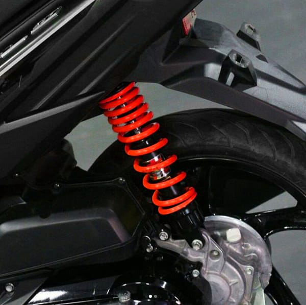 tdrmitra2000's tweet photo. YSS Pro ZR, the new generation of Pro Z that present slick design and specs built for better performance that features progressive spring and spring pre-load adjuster. - https://t.co/bKQ08n92LD

#Mitra2000 #MotorcycleSpecialist #Handling #SuspensionSystems #ProZR https://t.co/4rNrODiLYH