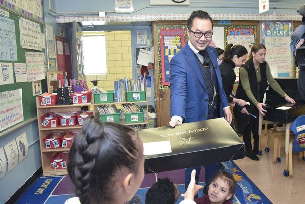 Designer Andrew Jang of Adriaen Black Donates 370 Custom-Made Coats to Bronx Students buff.ly/2Gg7SuI #andrewjangnewyork #andrewjangadriaenblack #andrewjang #andrewjangdesigner #adriaenblack #andrewjangchicago #andrewjang212 #andrewjanglosangeles