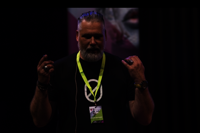 Laat eens een hacker op je bedrijf los...🕵️'Ethical Hacker' Edwin van Andel spreekt op <a href="/AccountancyExpo/">Accountancy Expo</a>! Lees meer: accountancyexpo.nl/laat-eens-een-… meld je aan met code TW19