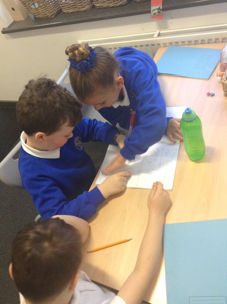 Y2_Northway's tweet photo. We are editing our work in trios using editing stations 🚂👏🏼 #editingstations @NorthwayPrimary @AlaineSanders14 https://t.co/bnSP1biMyS