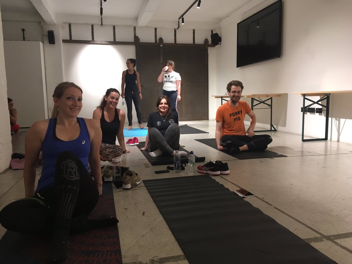 eatinin's tweet photo. Great session of #yoga last night at @squirepartners with @PropertySports #sportsfitness #sportsandnetworking #buildingtour #majorenvy @StrideTreglown https://t.co/rgXzAF7fgy