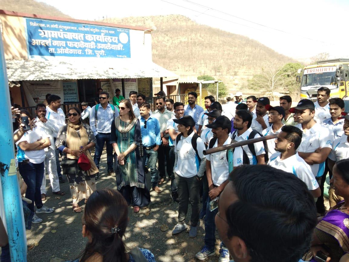 UNICEFIndia's tweet photo. Hello from #Maharashtra!

We’re with the @BridgestoneInd team visiting Ugelwadi village in Pune which uses an automated weather station and water well monitoring its water management throughout the year.

Ugelwadi is 1 of 11 villages supported by Bridgestone. https://t.co/5coSwZ8sOM
