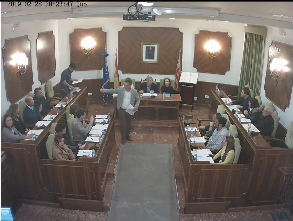 GentdOliva's tweet photo. Todos los portavoces del @AjuntamentOliva, incluido el Alcalde, agradecieron ayer a Pepe Salazar su dedicación como concejal en los últimos años. En el pleno de su despedida, Salazar también se mostró agradecido a la Corporación y a toda la ciudadania.  https://t.co/q3wAPuAABk https://t.co/TuQQtC3INp