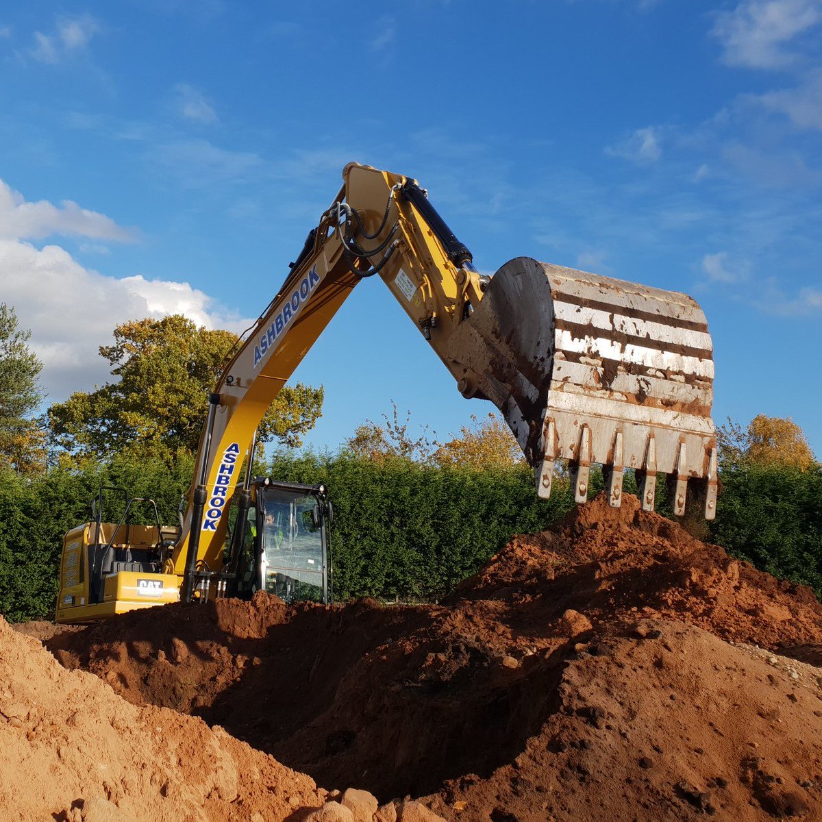 ashbrook_ltd's tweet photo. Excavators available, immediate hire. Modern fleet, latest technology, efficient and reliable. Full range of CAT micro &amp; mini; 5T to 36T. CAT 320 Next Gen, CAT325FL (Prolec option available). More info: https://t.co/sbjCMJXKWt or call 01260 270817. #PLANTHIRE #EXCAVATORS #DIGGERS https://t.co/pAJIft3UE1