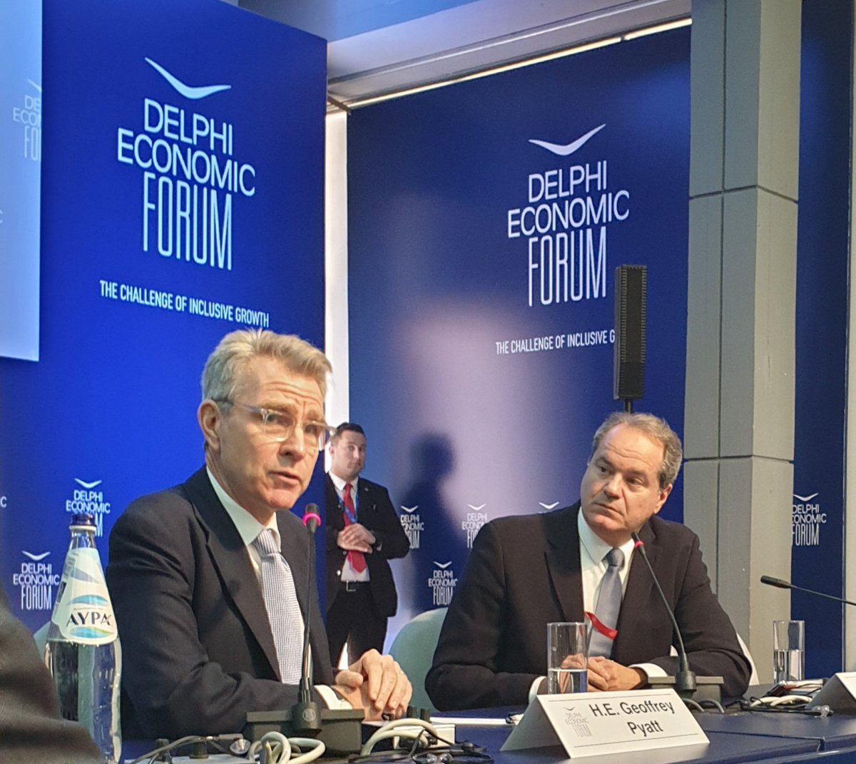"Greece is back"
@USAmbPyatt just mentioned.
#usa #greece #delphi_forum #inclusive #Growth