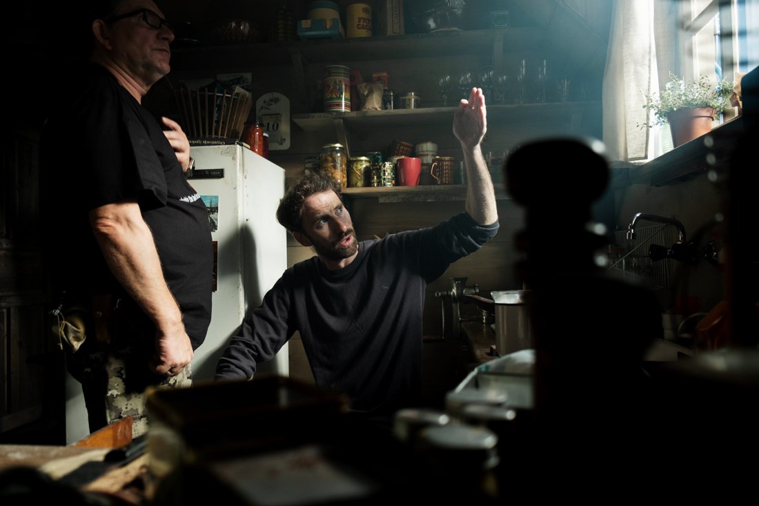 EastStudio_pl's tweet photo. Łukasz Gutt - cinematographer for the "Broad Peak" film, received a nomination for the PSC Association of Cinematographers award for cinematography for Kamerdyner movie. Congratulations! The crew keep its fingers crossed! https://t.co/rlILvu0FoP