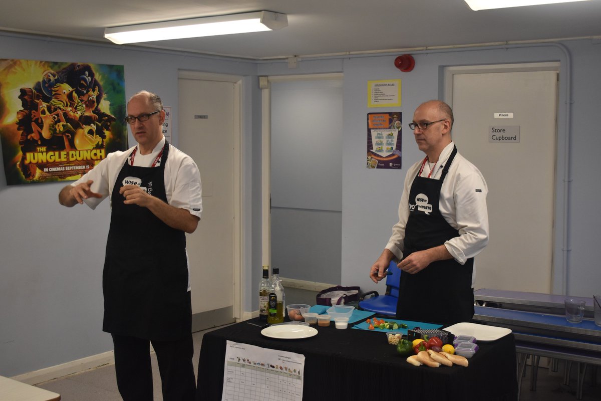 welbournepri's tweet photo. Today we hosted a #saveacrust workshop that featured professional chefs who gave tips and tricks to parents. The workshop is part of the North London Waste Authority to help reduce food waste at home. https://t.co/Z5HLak6zr4