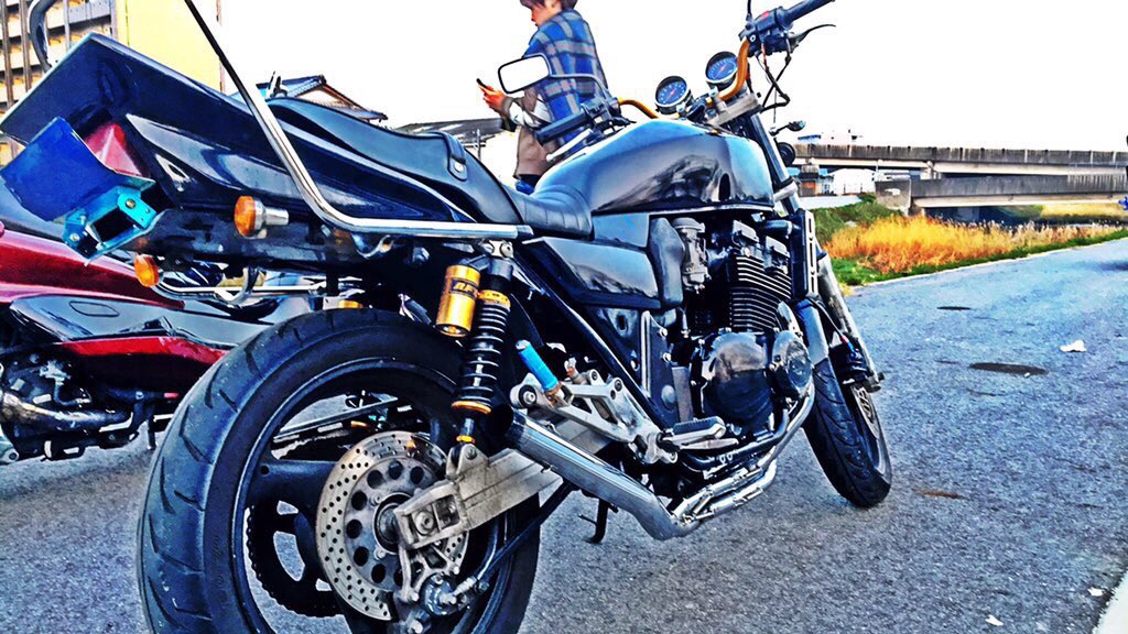 bike1377's tweet photo. GSX400インパルス売ります

売値は20万です

軽スロ入ってます
マフラー社外の不明ですがいい音鳴ります
タックロールついてます

交換も受け付けています
バブかXJRなら交換します
場合によって追い金出します https://t.co/wcmJnShdSQ