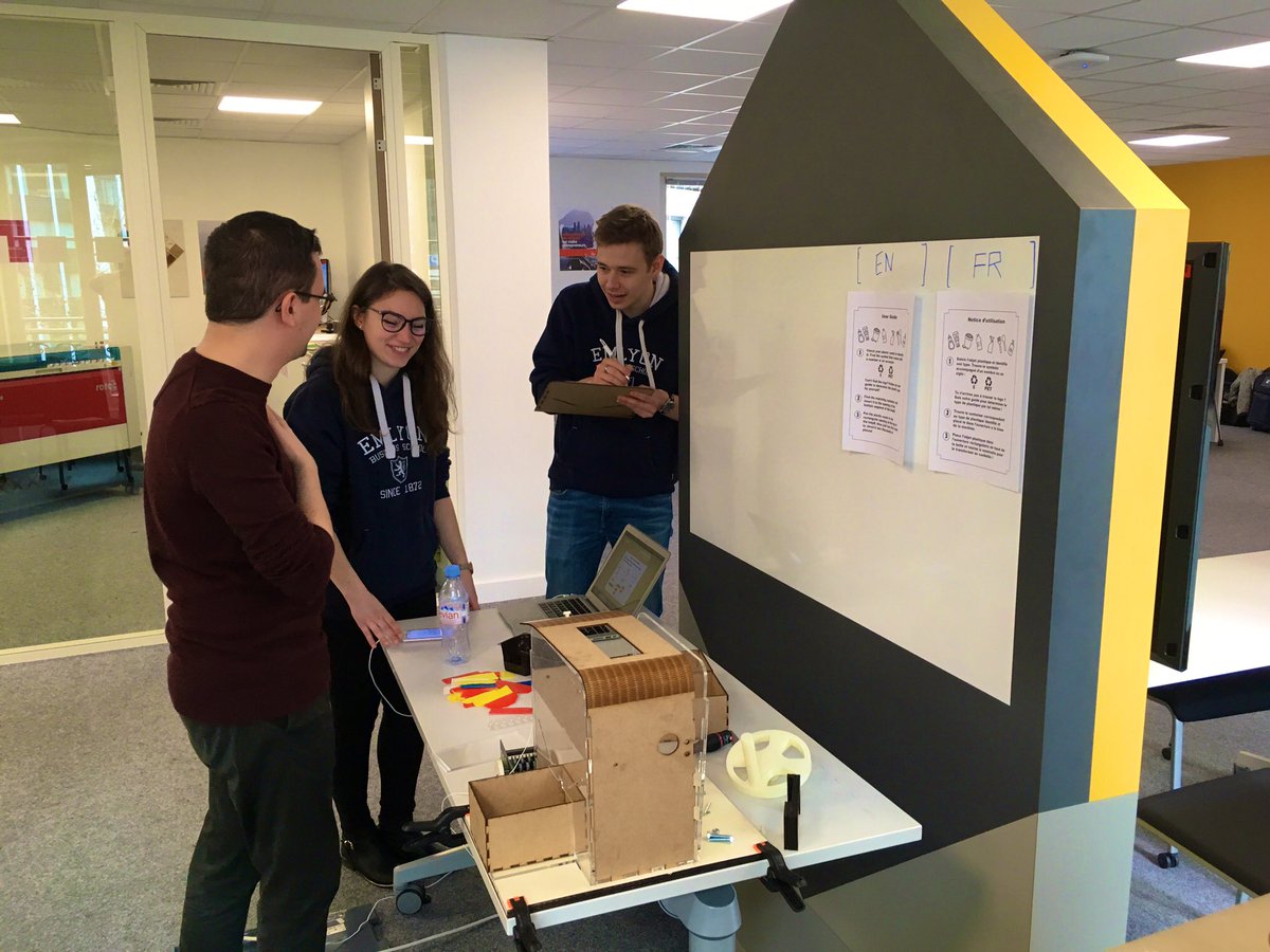 makerslab_'s tweet photo. Lancement des premiers tests utilisateurs du #booster. Nos participants sont au taquets et prêts à vous accueillir 🔥 RDV à partir de 14h au lab d’@EMLYON  Paris https://t.co/lD33rchyt9