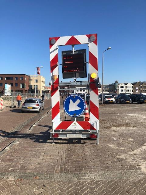 GemeenteNOP's tweet photo. Vanaf maandag 4 maart is #DeDeel vanaf Onder de Toren afgesloten voor álle verkeer. Toegang en beperkt parkeren is nog mogelijk vanaf de kant van de winkels. Vanaf daar is ook het busstation bereikbaar. De fietsenstalling is nu rond de Poldertoren. #werkaandeweg https://t.co/KQvCbIcbsU