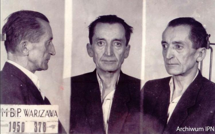 Generał Fieldorf "Nil"- Wierny Żołnierz Niepodległej:

W 1914-1917 w Legionach Polskich
W 1939 w kampanii wrześniowej
Od 1942 dowódca Kedywu AK
W 1945 zesłany na Ural
W 1950 aresztowany przez ubeków
24.2.1953 powieszony

Cześć Jego pamięci!
#ŻolnierzeWykleci