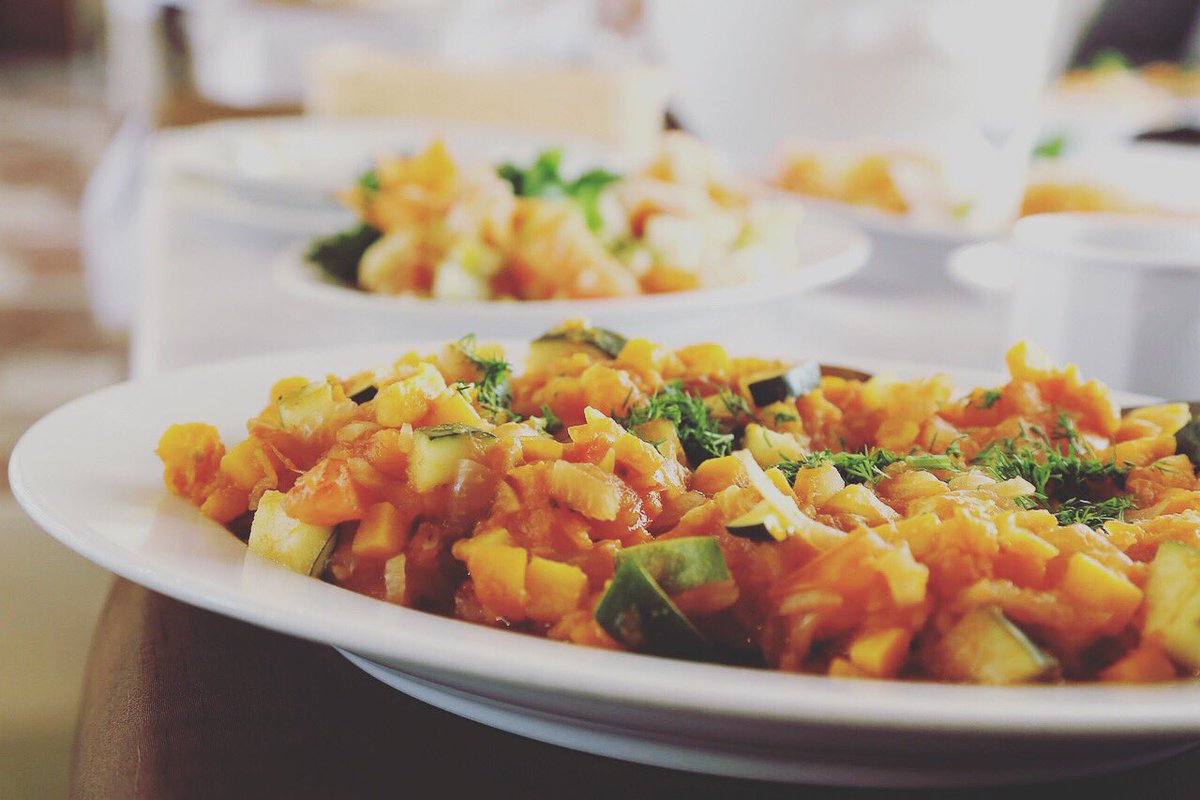 La pregunta no debería ser “dónde comer hoy” sino...
¿Dónde comer sano? 🔥🔥🔥
En la #estaciongourmet nuestros platos están elaborados con ingredientes naturales 🙌🏻
Guisos y otras recetas tradicionales en📍LA GRANJA 
#platodeldia #guisos #comidatradicionalespañola #lagranja #menu