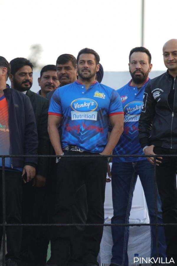 arshi_salman's tweet image. #Salman at Celebrities Match

In Chandigarh #CL10 #MumbaiHeroes 🔥 #BeingHuman 🔥