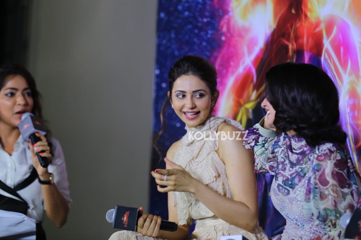 KollyBuzz's tweet photo. Candid clicks of @Rakulpreet at  #CaptainMarvel⁠ ⁠⁠ ⁠⁠ Press Meet!⁠ @Marvel_India #HerInEveryHero https://t.co/fhtE7nSgqw